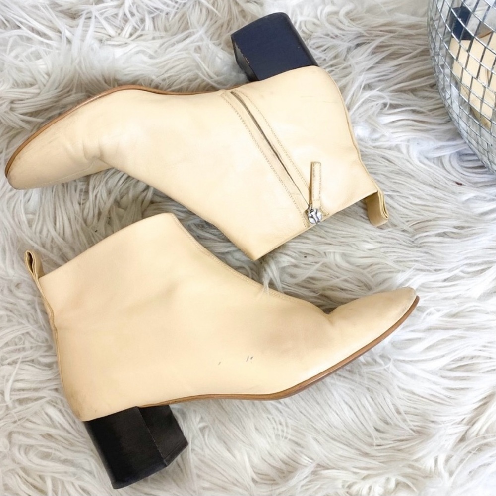 Everlane Leather Heeled Day Boots in Ecru Beige